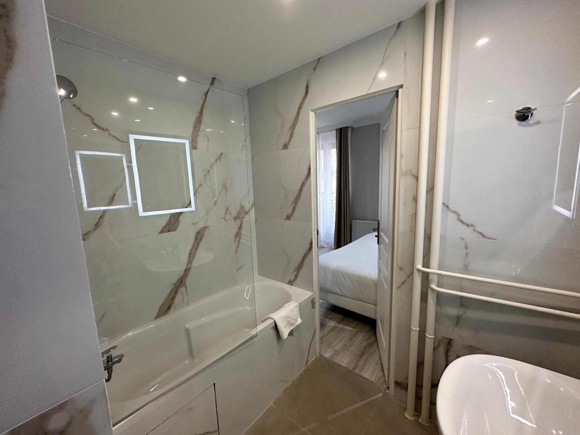 Hotel Riviera Renovated Paris Exteriör bild