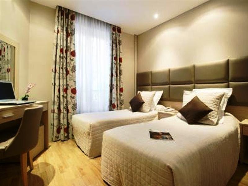 Hotel Riviera Renovated Paris Exteriör bild